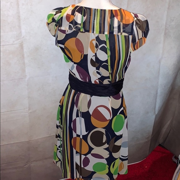 Beautiful Silk Casual Dress w/Pockets Sz 2 - Picture 6 of 9